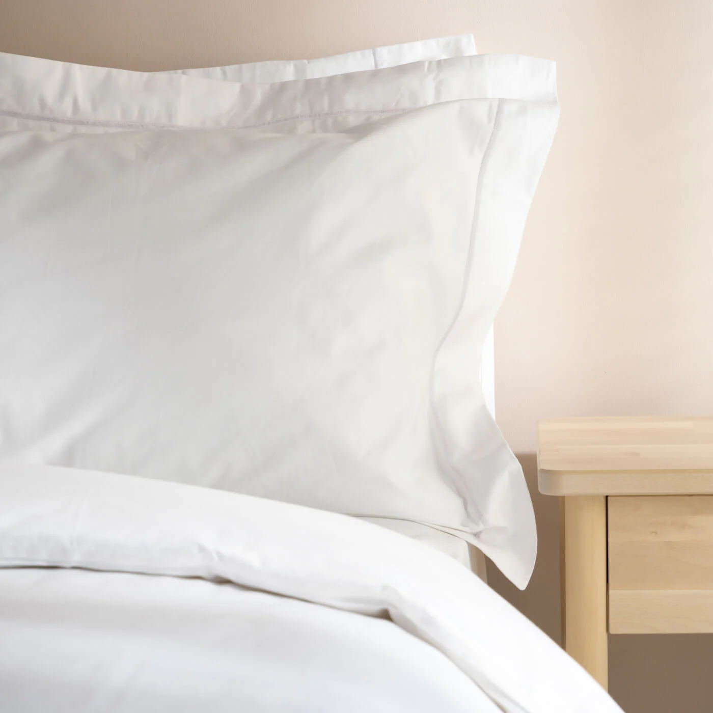 White 400 Thread Count Egyptian Cotton Pillowcases Multipacks - Image 3