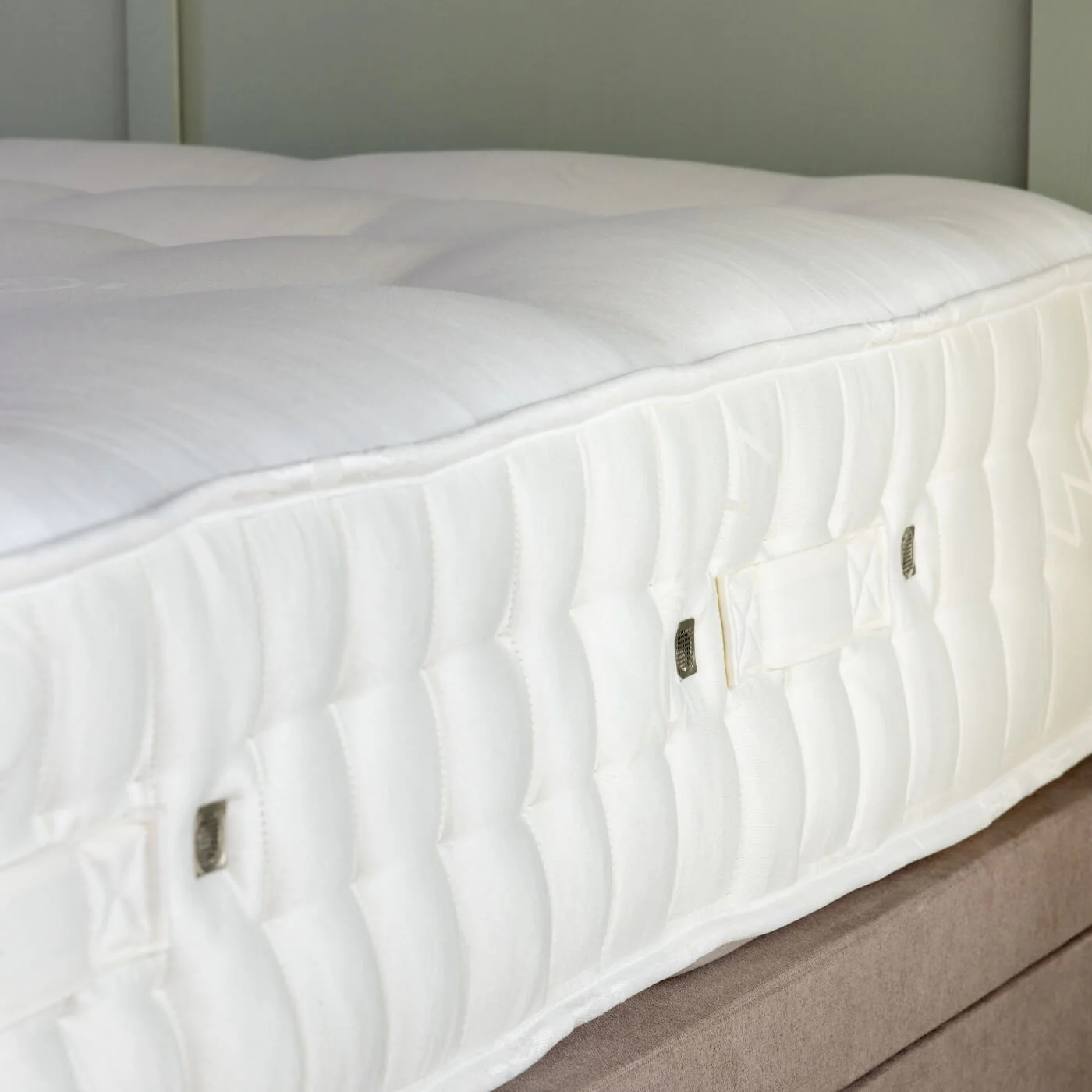 Wool 2000 Pocket Spring Zip & Link Mattress - Firm - Image 2